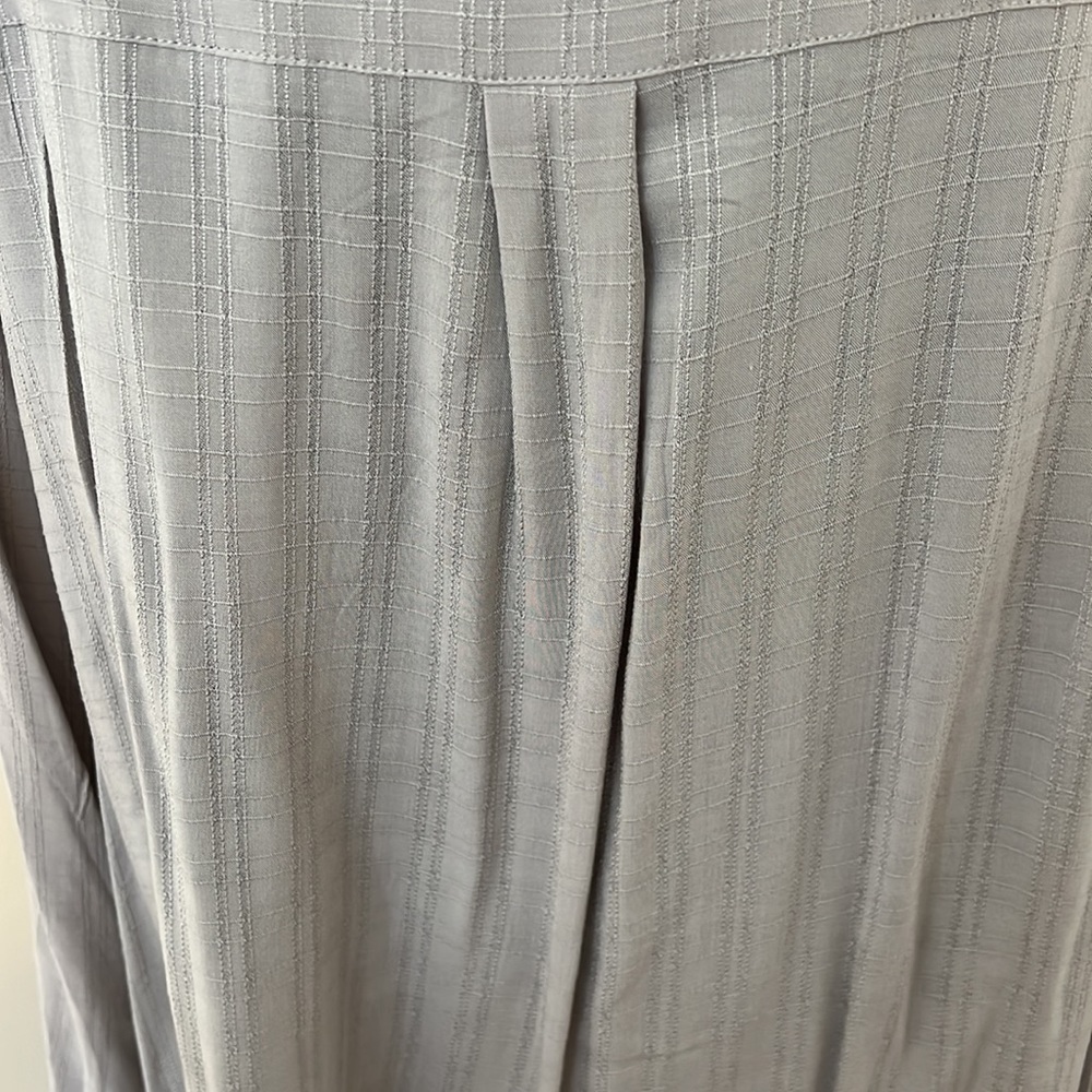 Torrid 3x gray shirt blouse - Picture 7 of 9
